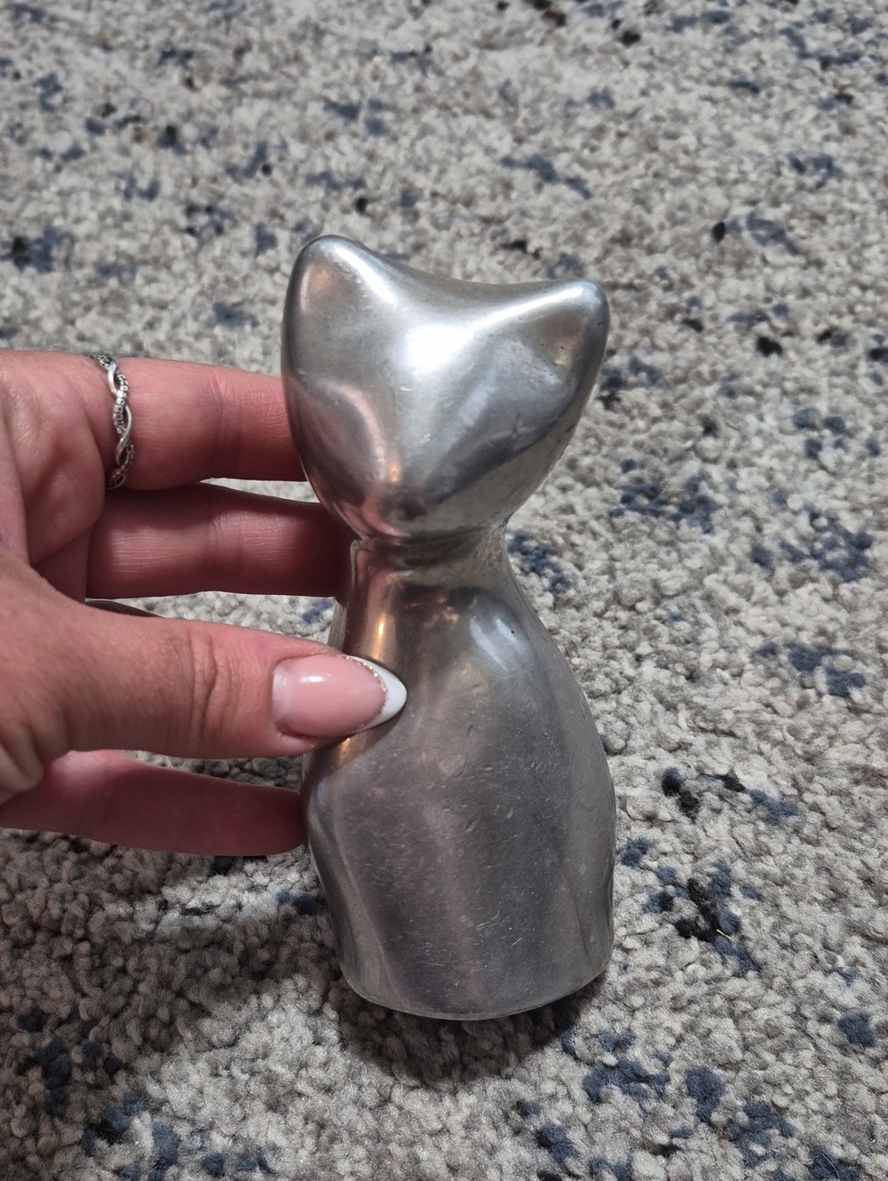 Source Unknown Silver Cat Sculpture - Sleek Modern Figurine